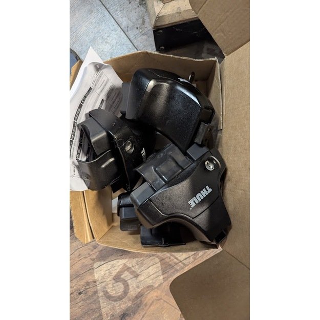 Thule TOYOTA Auris, 5-dr Hatchback, 13– skersinių kojos 754 ir kit 1725. 3