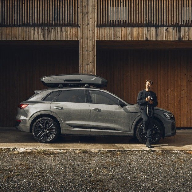 Thule Motion 3 M Black Glossy